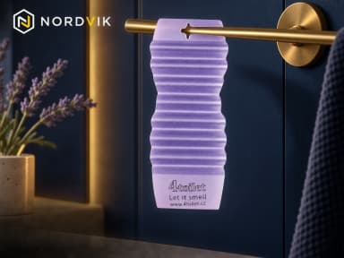 4Toilet vonná závěska do interiéru - Levandule, produktová fotografie v prostředí Nordvik