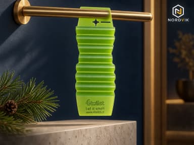 4Toilet vonná závěska do interiéru Borovice, 1 ks, produktová fotografie v prostředí Nordvik